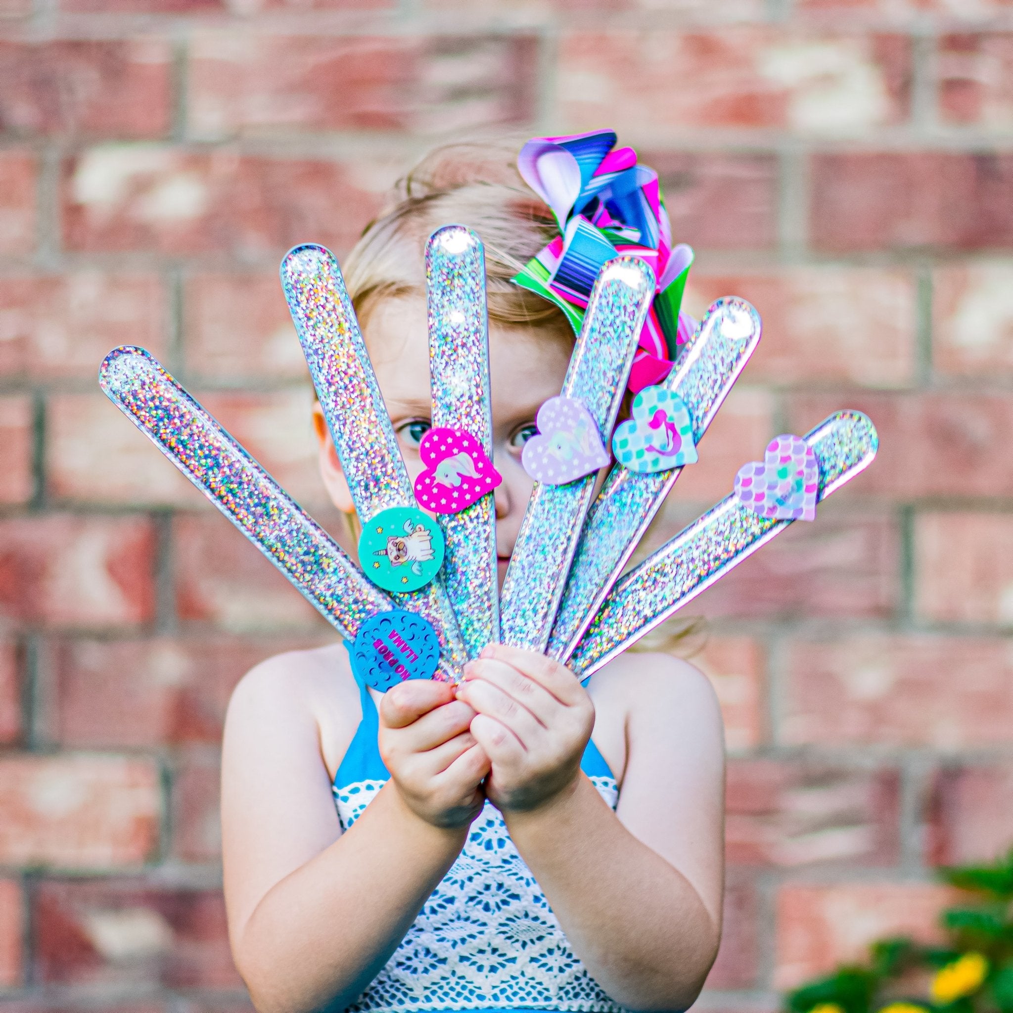 Glitter Slap Bracelet with 3D Image-Shifting Charms - FROG SAC
