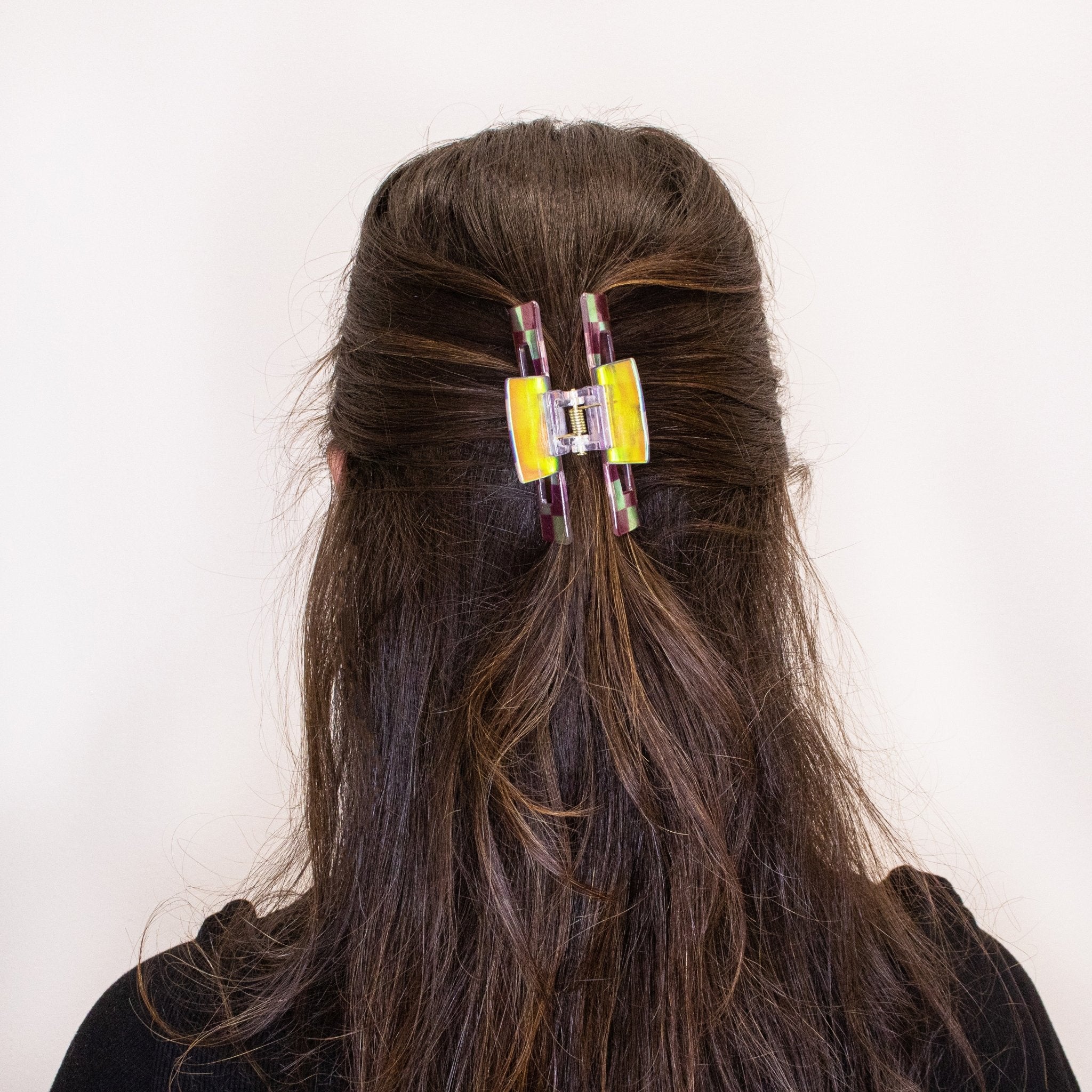 Medium Iridescent Checkered Hair Claw Clip - FROG SAC