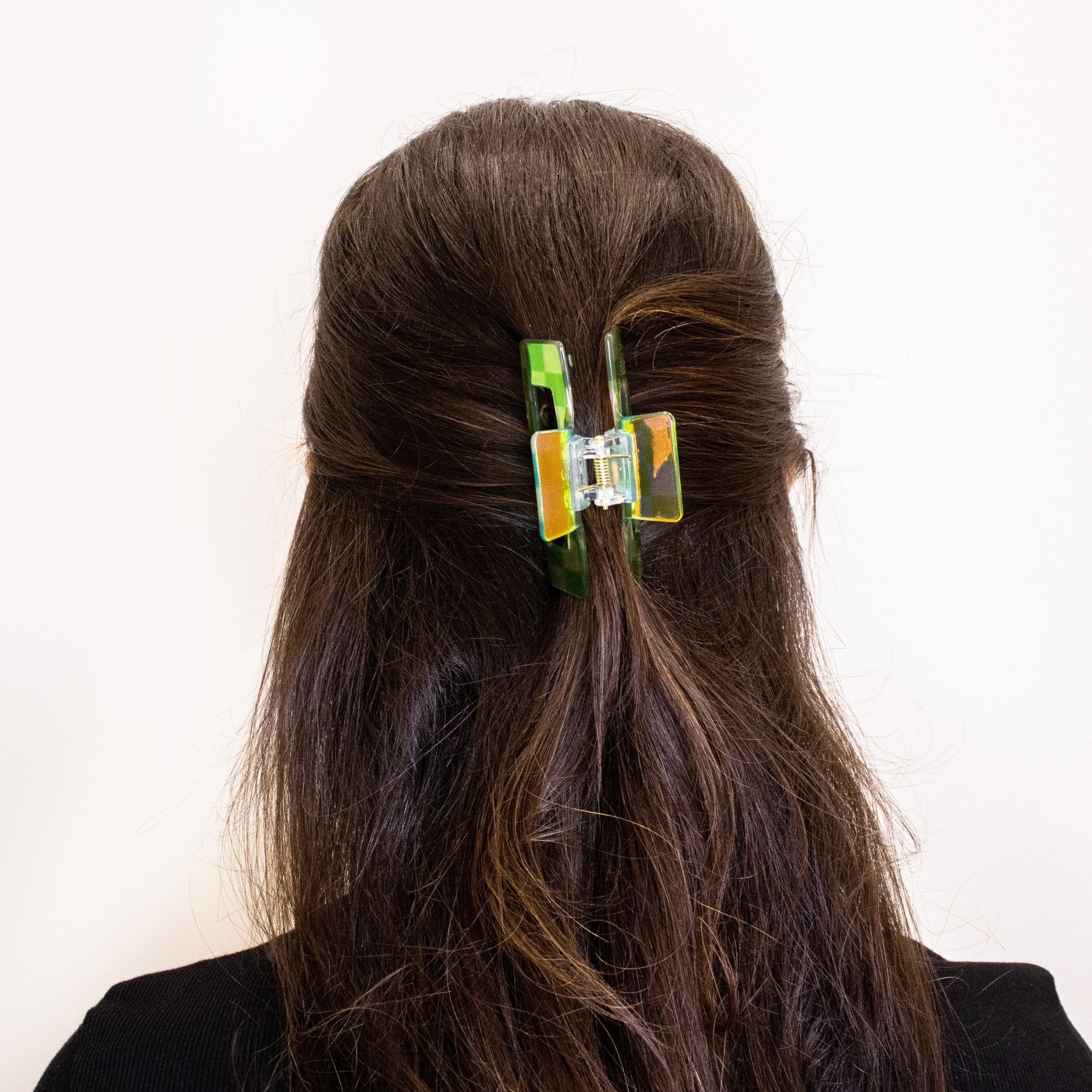 Medium Iridescent Checkered Hair Claw Clip - FROG SAC