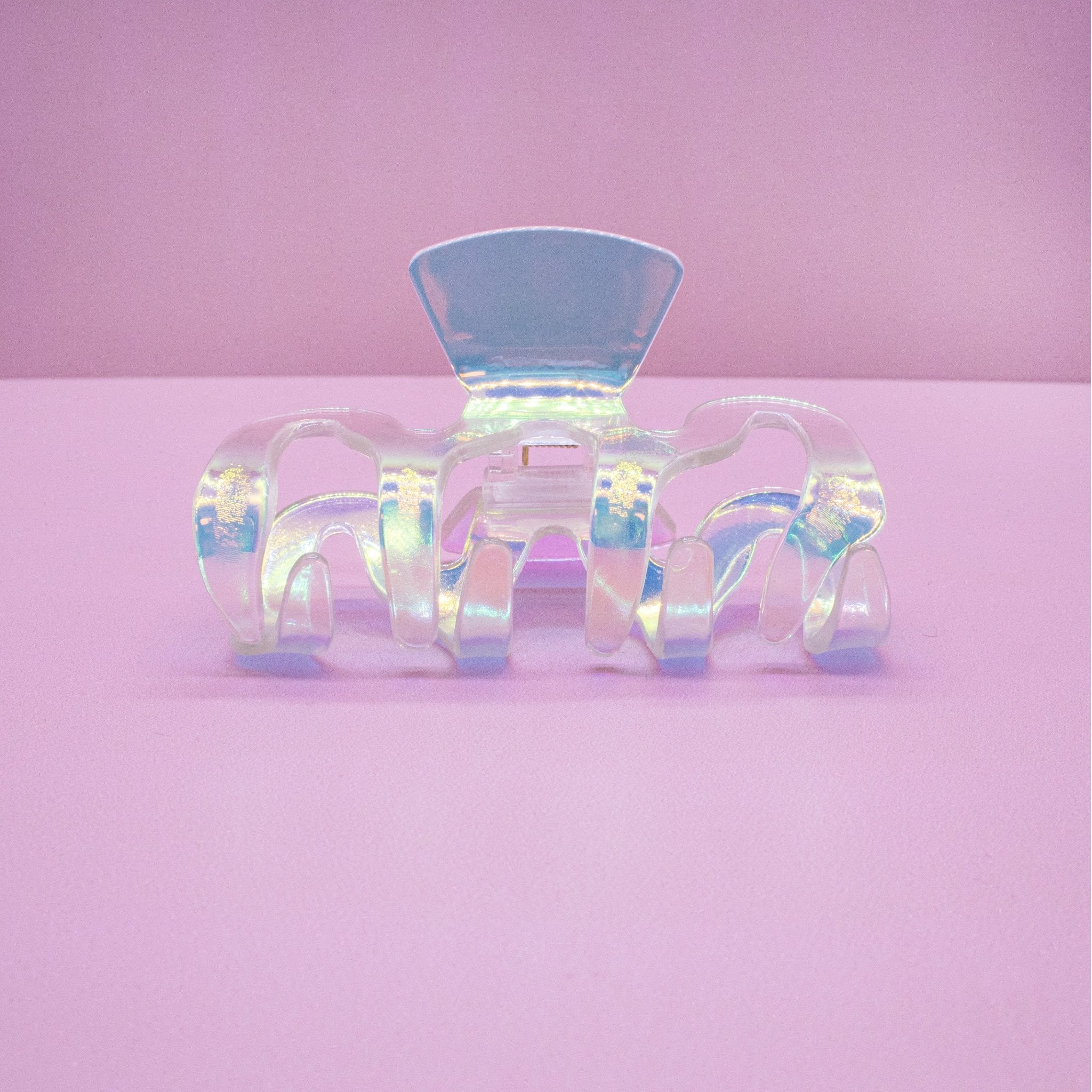 Medium Wavy Iridescent Hair Claw Clip - FROG SAC
