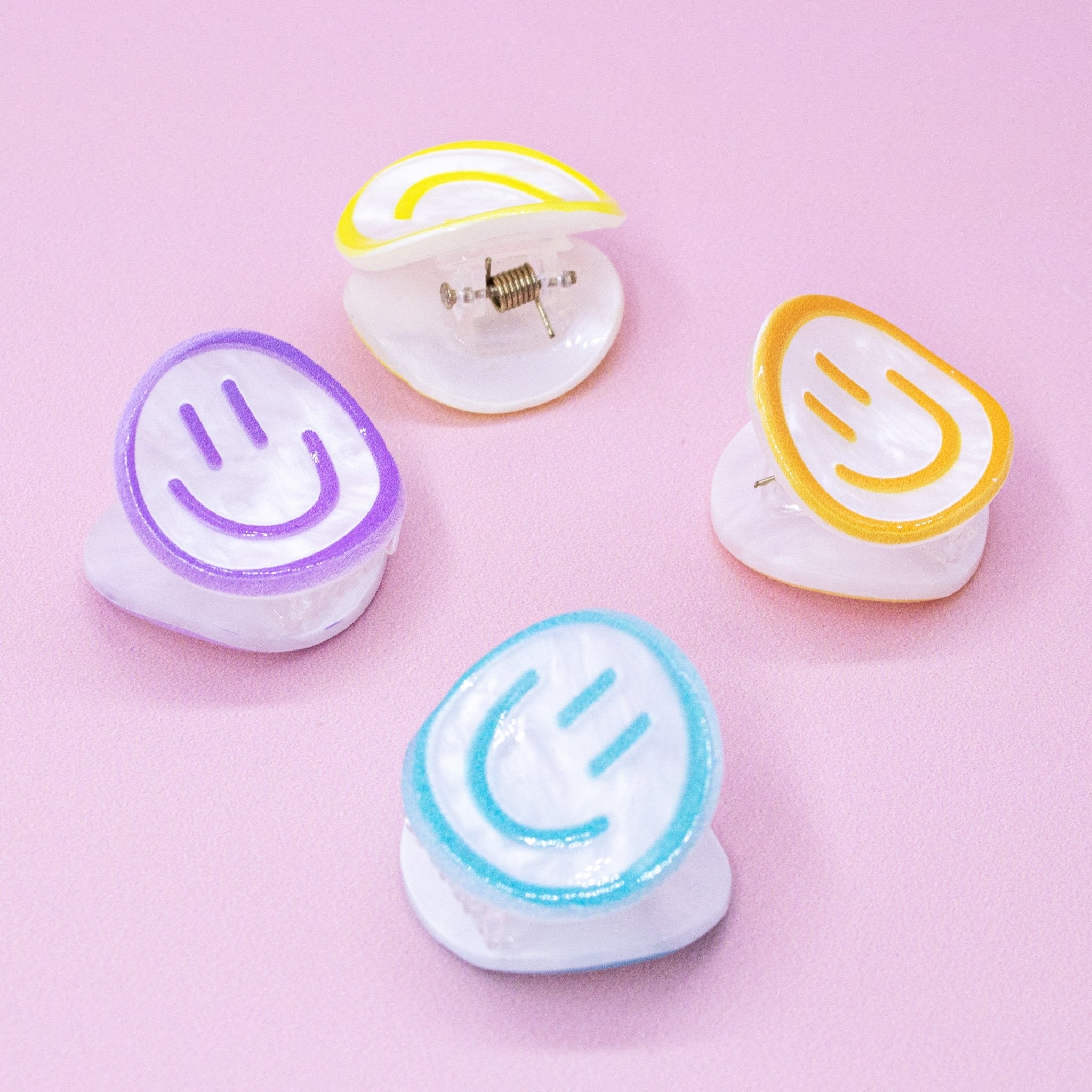 Small Emoji Smiley Face Hair Claw Clips - 4 Pack - FROG SAC